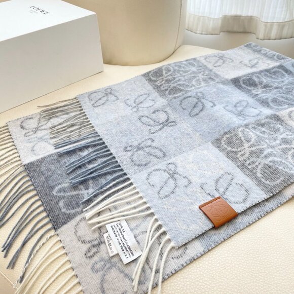 Loewe logo Scarf - Picture 5 of 7